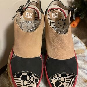 Fly London Women's Beige and Black Sandals
